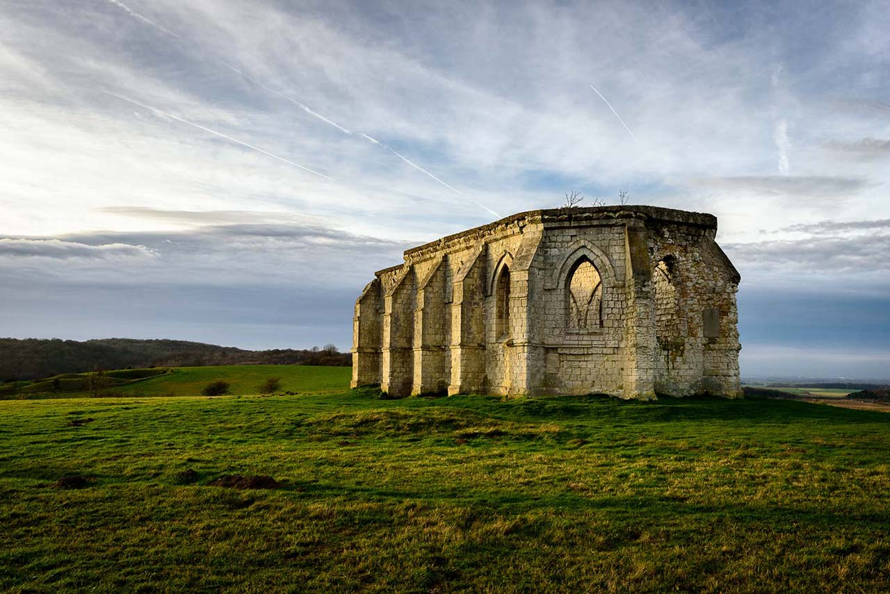 Ruines d'une chapelle, lors du road book 4x4 dans la région de Calais et Dunkerque