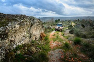 Paysage magnifique pendant le voyage 4x4 dans le nord du Portugal le long du Douro