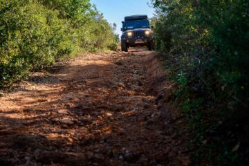 Piste rocailleuse lors de notre roadbook 4x4 pr&eacute;s de Faro, Portugal