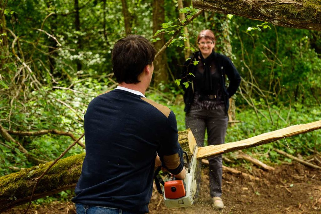 La tronçonneuse fait partie de l'équipement 4x4