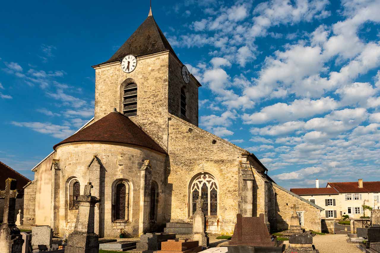 Kerk van Colombey-les-Deux-Eglises, optionele stop tijdens het 4×4 roadbook