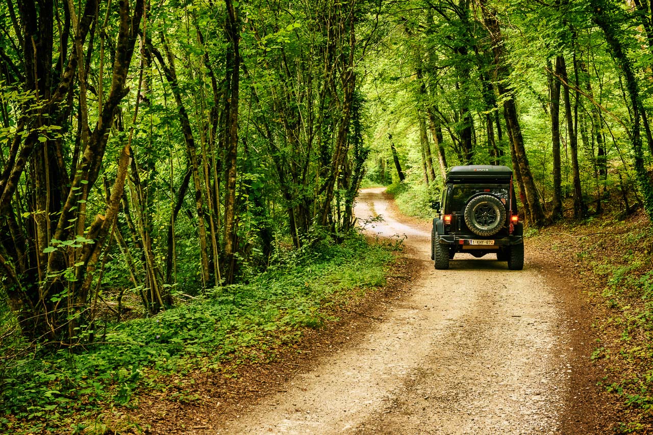 Rijden door het bos van Sommedieue, tijdens dit 4×4 roadbook.