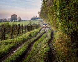 Zalig wegje tijdens het 4×4 roadbook rijden, omgeving Saulxures-les-Vannes Zalig wegje tijdens het 4×4 roadbook rijden, omgeving Saulxures-les-Vannes
